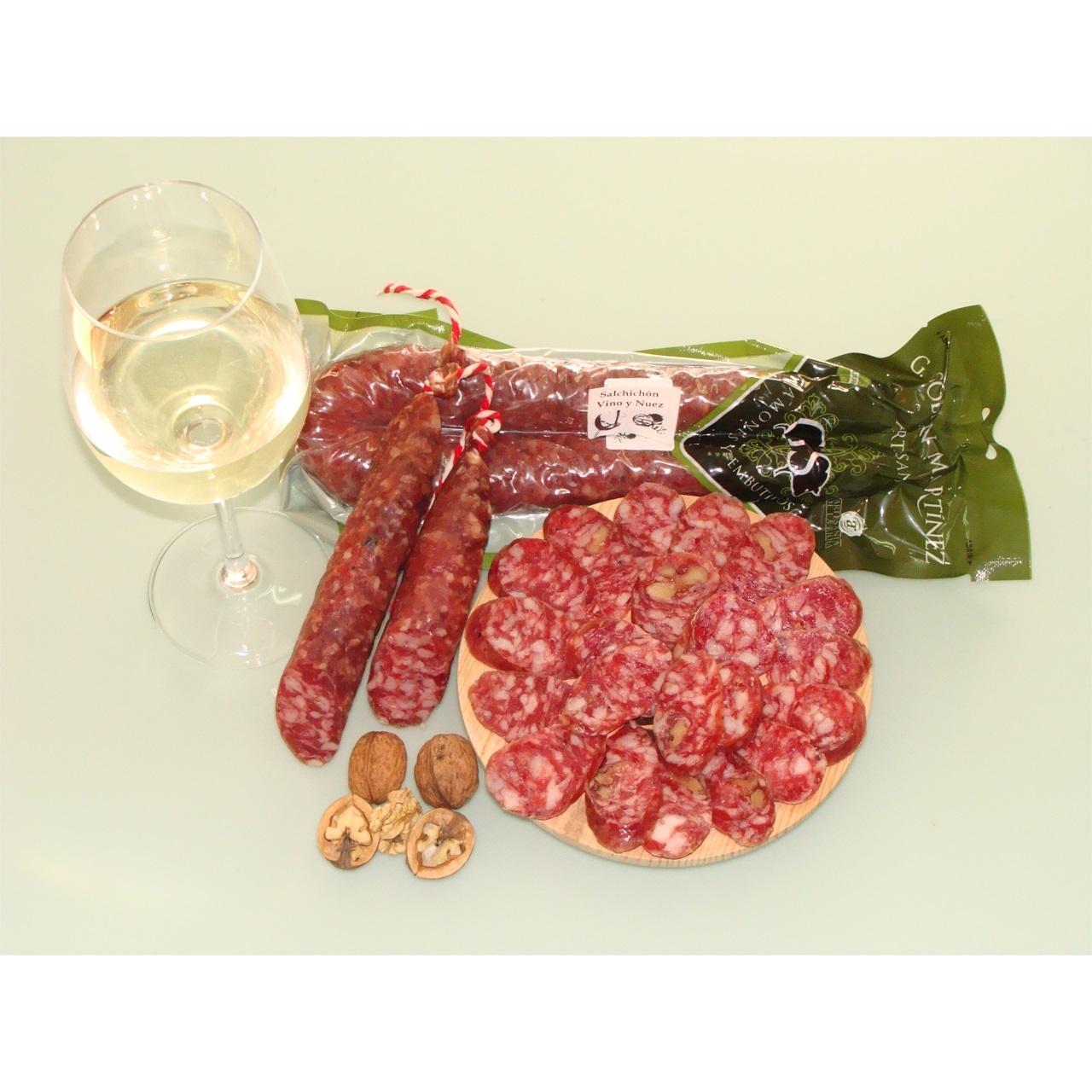 Salchichon Artesano con Vino y Nuez Salchichon Artesano con Vino y Nuez
